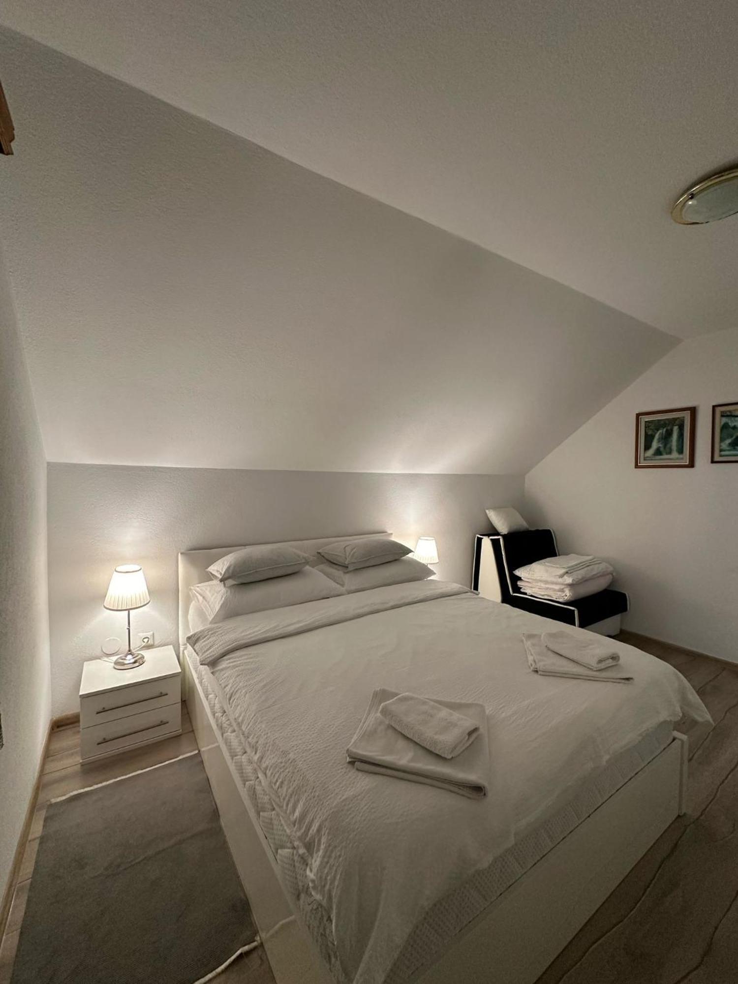 Apartment Rosandic スモーヤナク エクステリア 写真