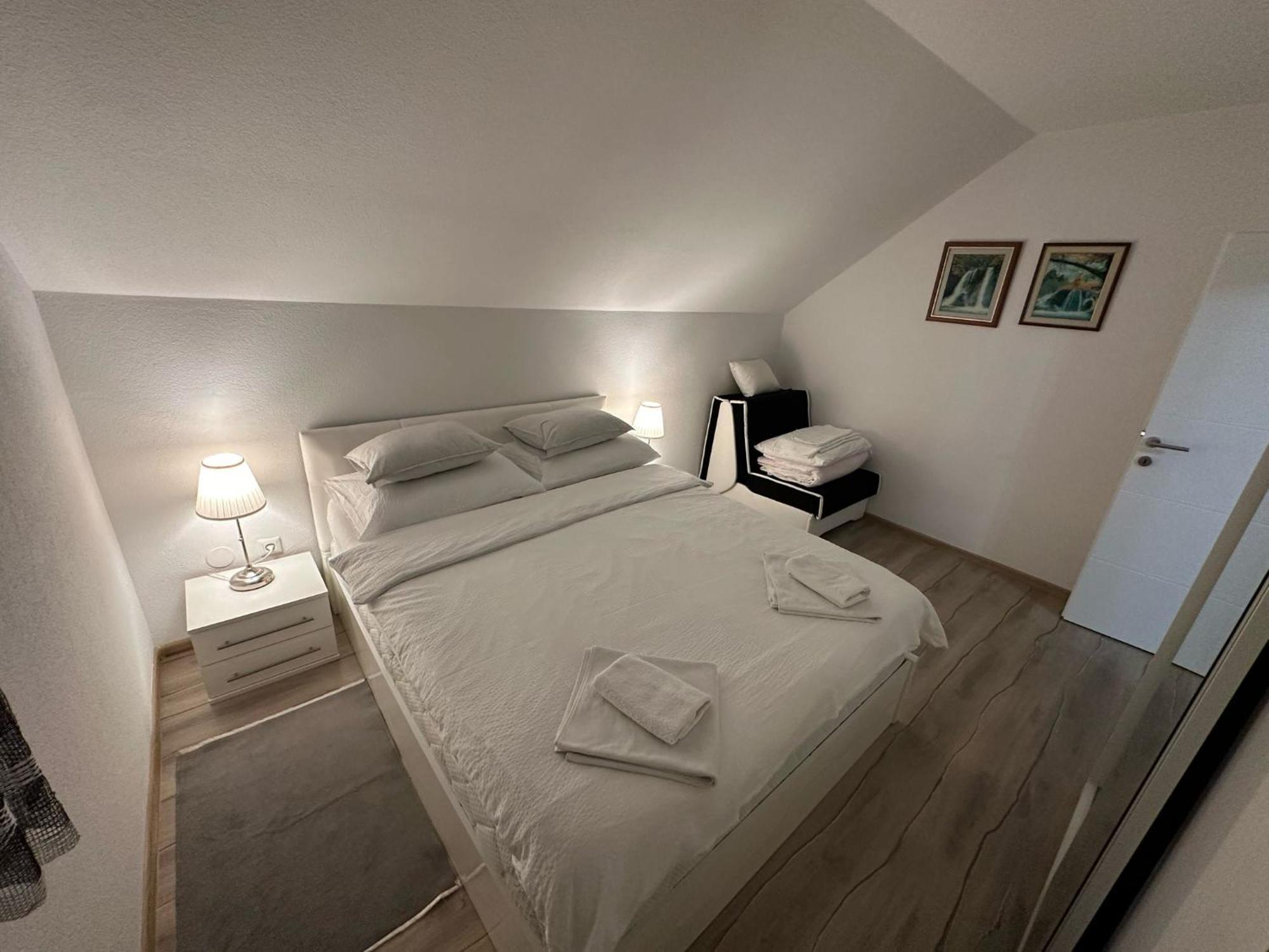Apartment Rosandic スモーヤナク エクステリア 写真