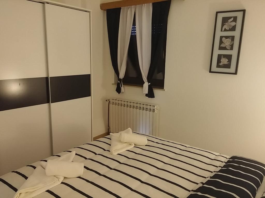 Apartment Rosandic スモーヤナク エクステリア 写真