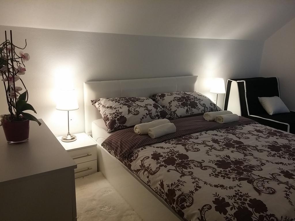 Apartment Rosandic スモーヤナク エクステリア 写真