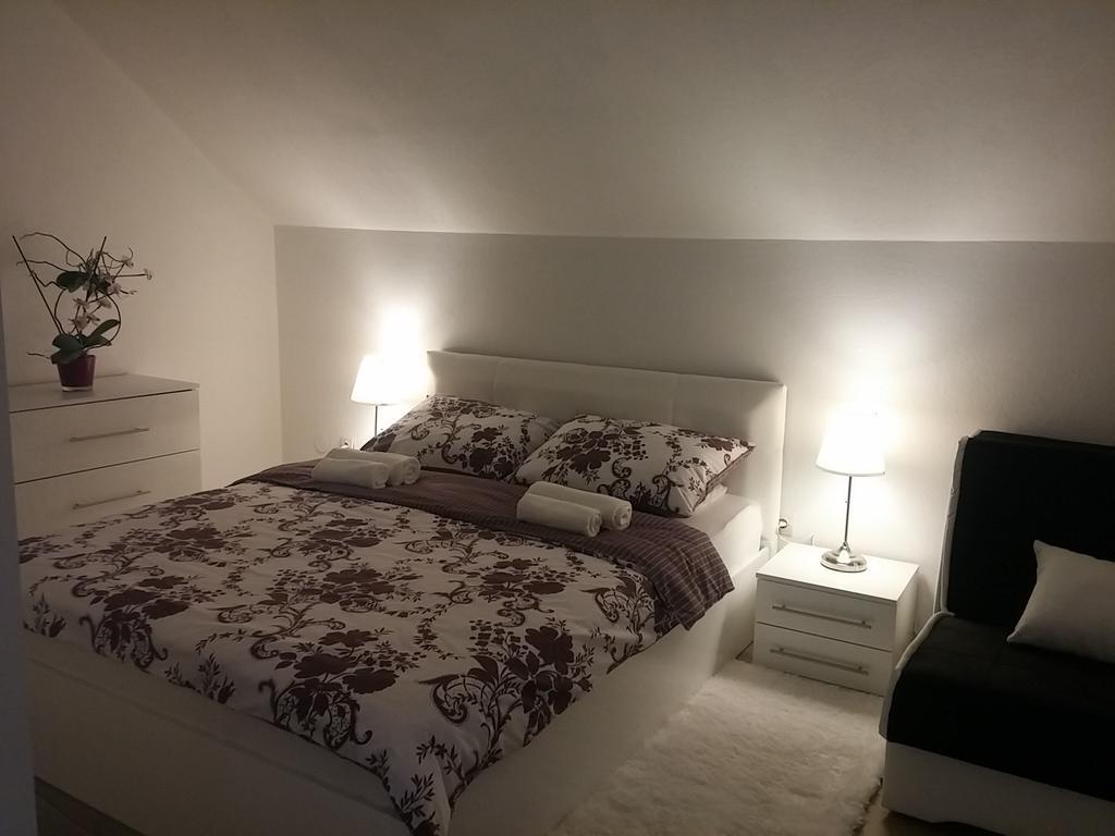 Apartment Rosandic スモーヤナク エクステリア 写真